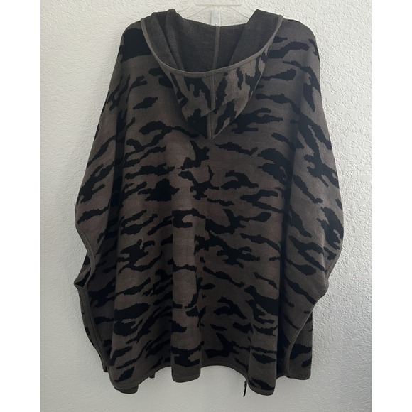 Tahari Camo Print Hooded Zip Up Poncho‎ Cape Sweater Jacket Plus Size X/1X Boho - Picture 4 of 12